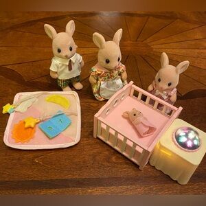 Calico Critters Kangaroo Family Light up Crib & Play Mat